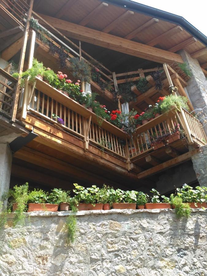 Bed and Breakfast La Cort Di Nonna Rosa à Mori Extérieur photo